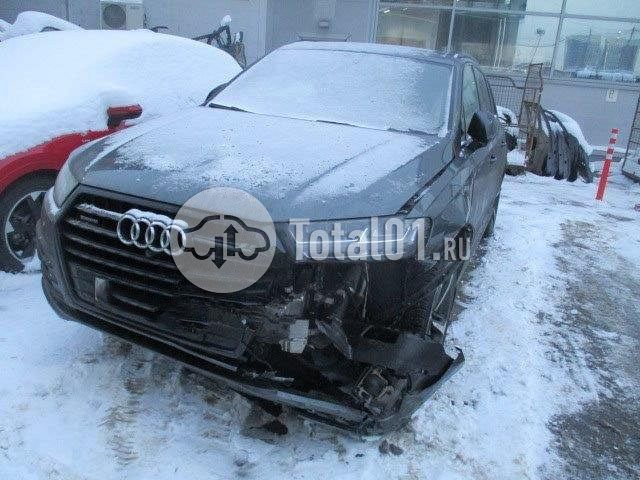 Фото Audi Q7 24