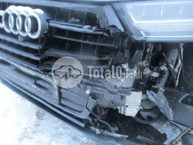 Фото Audi Q7 40