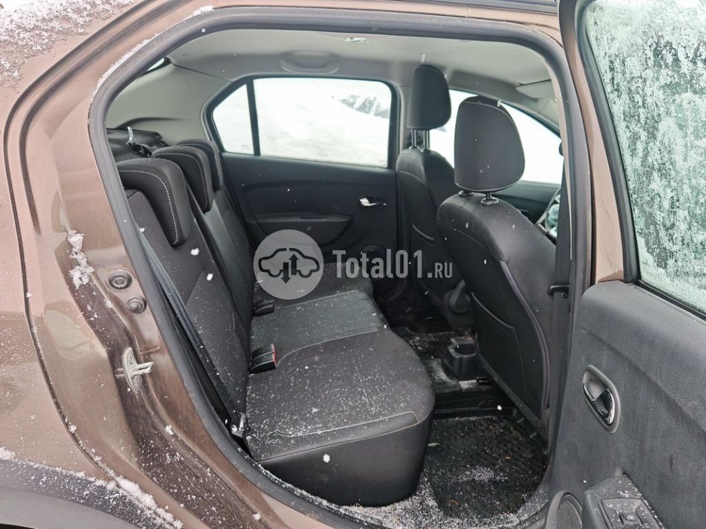 Фото Renault Logan 12