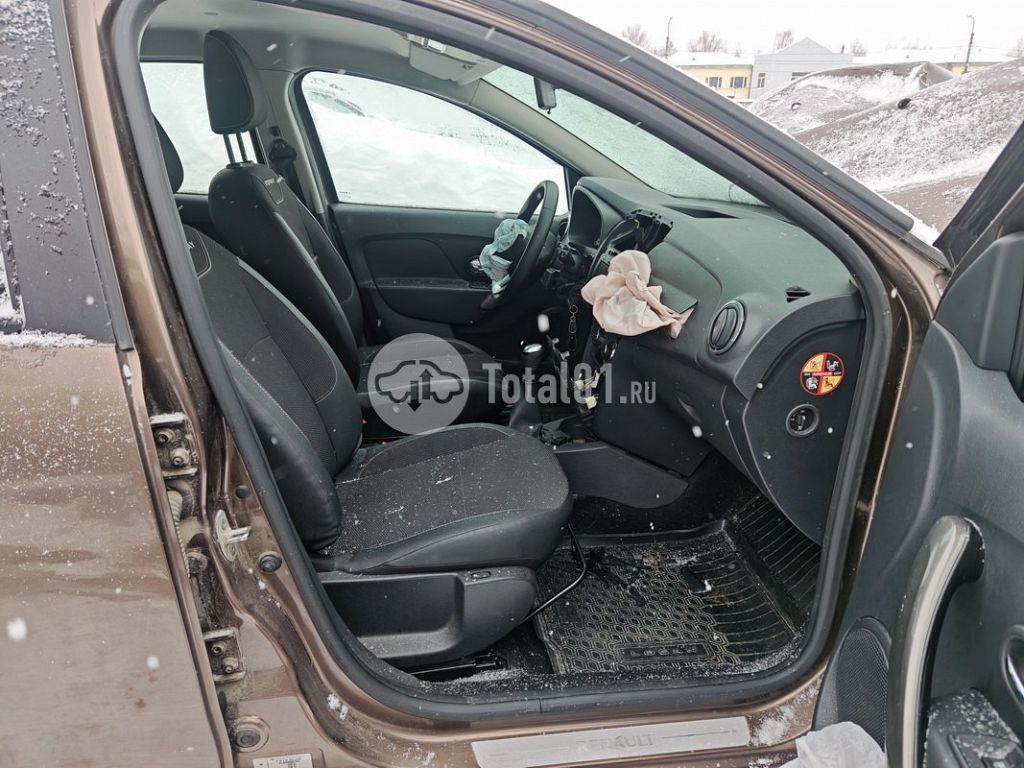 Фото Renault Logan 26