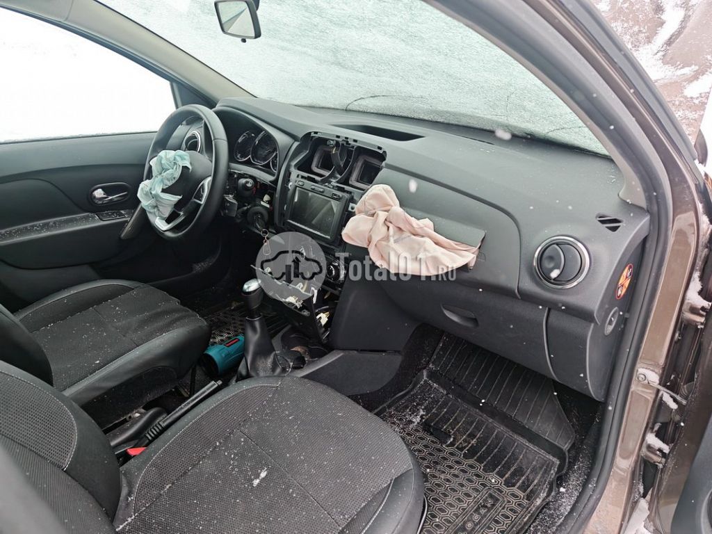 Фото Renault Logan 36