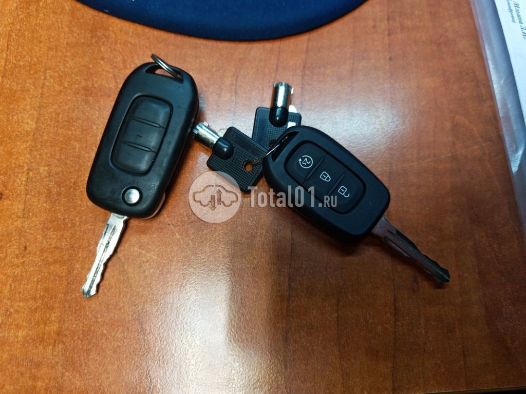 Фото Renault Logan 82