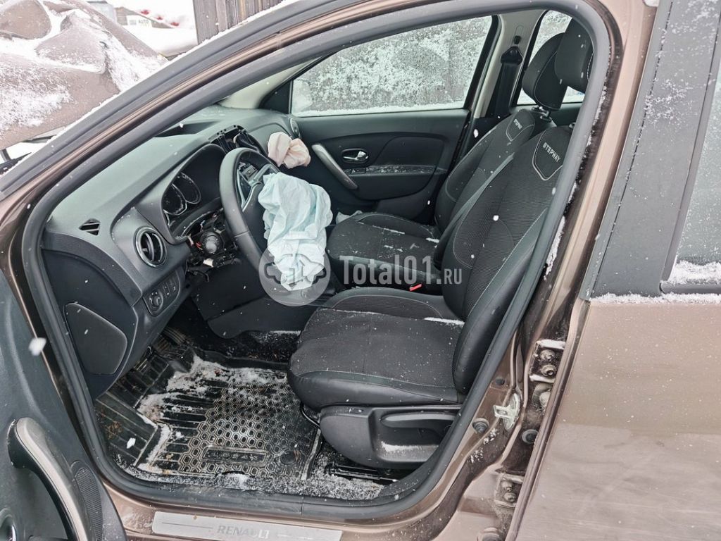 Фото Renault Logan 216