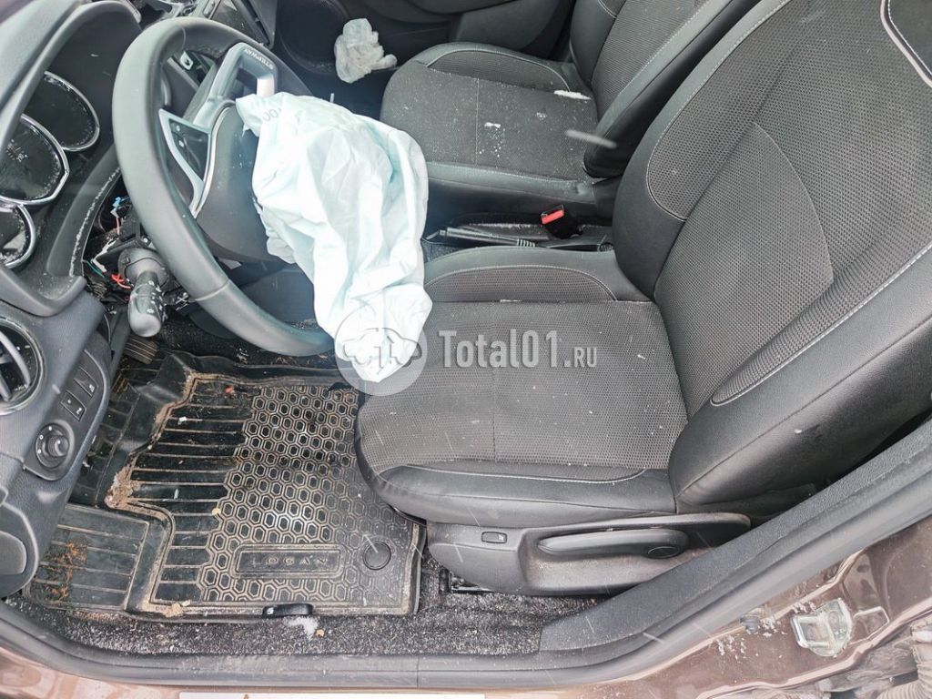 Фото Renault Logan 220