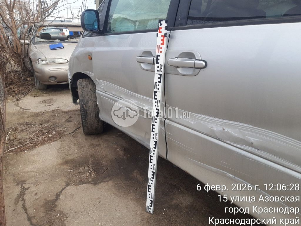 Фото Toyota Estima 32