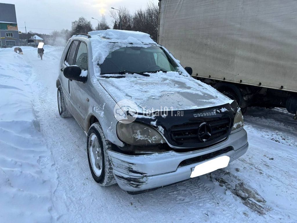 Фото Mercedes-Benz M-класс 2