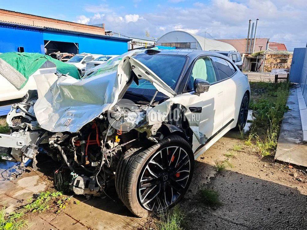 Фото Zeekr 001 4