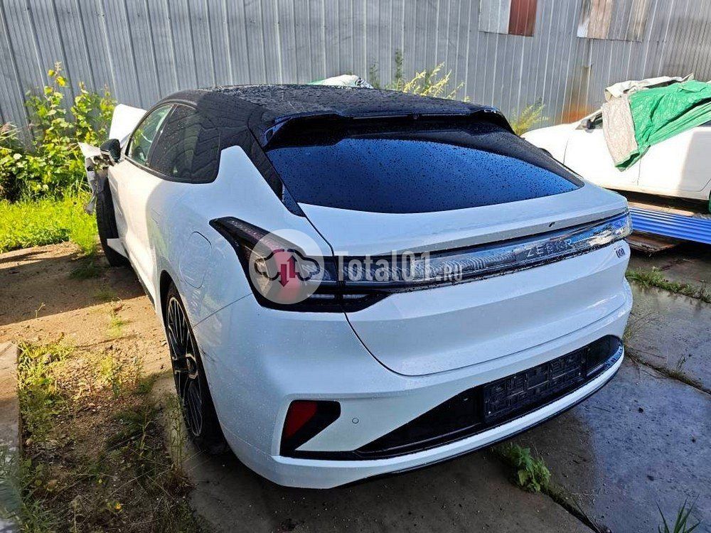 Фото Zeekr 001 8