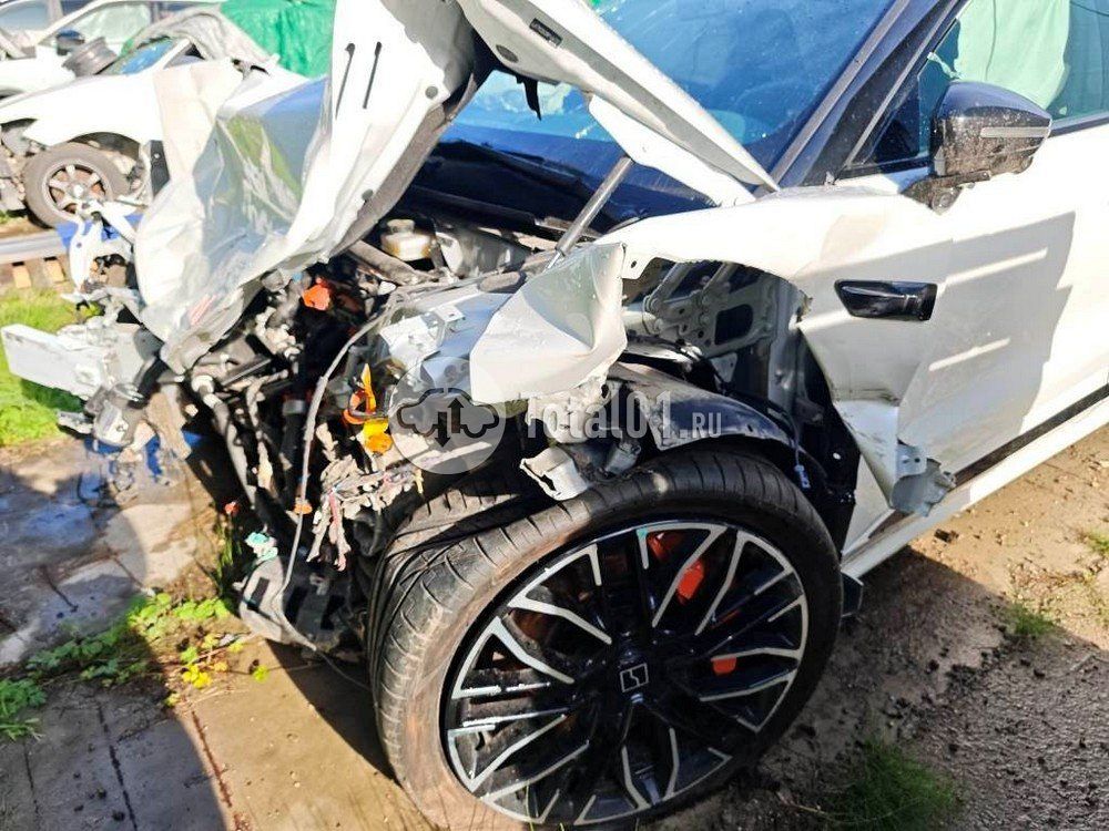 Фото Zeekr 001 16