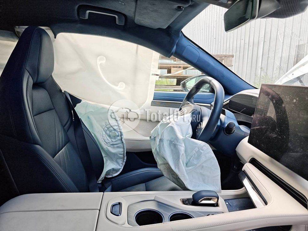 Фото Zeekr 001 106