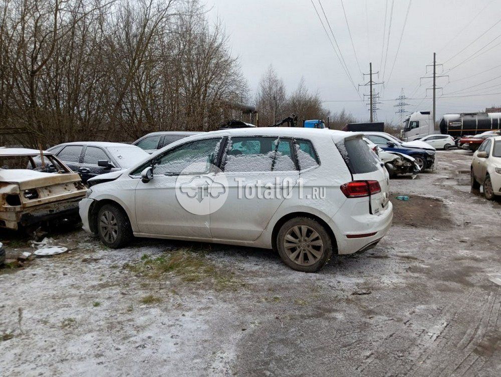 Фото Volkswagen Golf Sportsvan 12