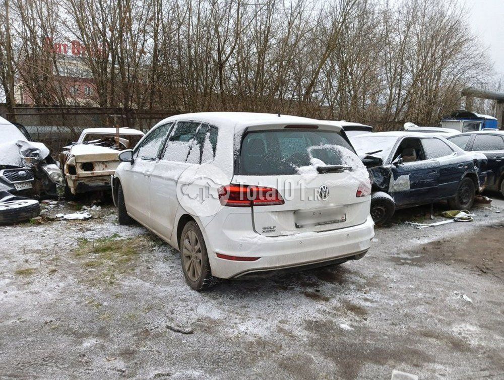 Фото Volkswagen Golf Sportsvan 16