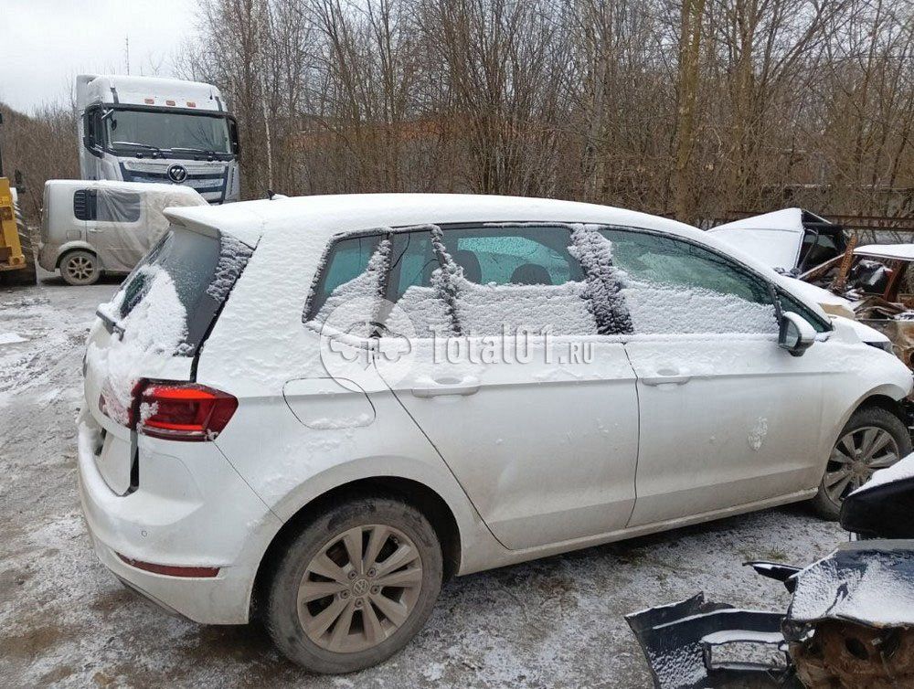 Фото Volkswagen Golf Sportsvan 28