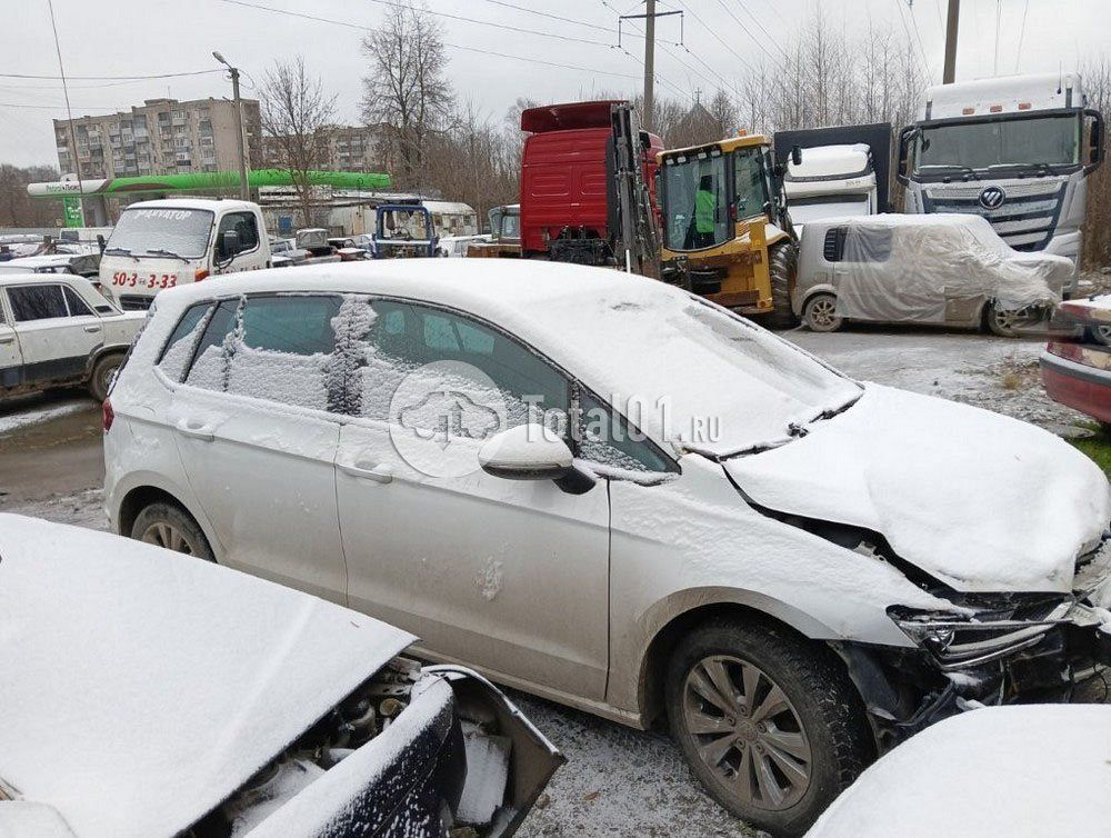 Фото Volkswagen Golf Sportsvan 38
