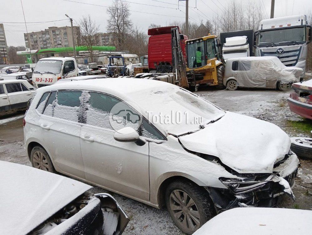 Фото Volkswagen Golf Sportsvan 40