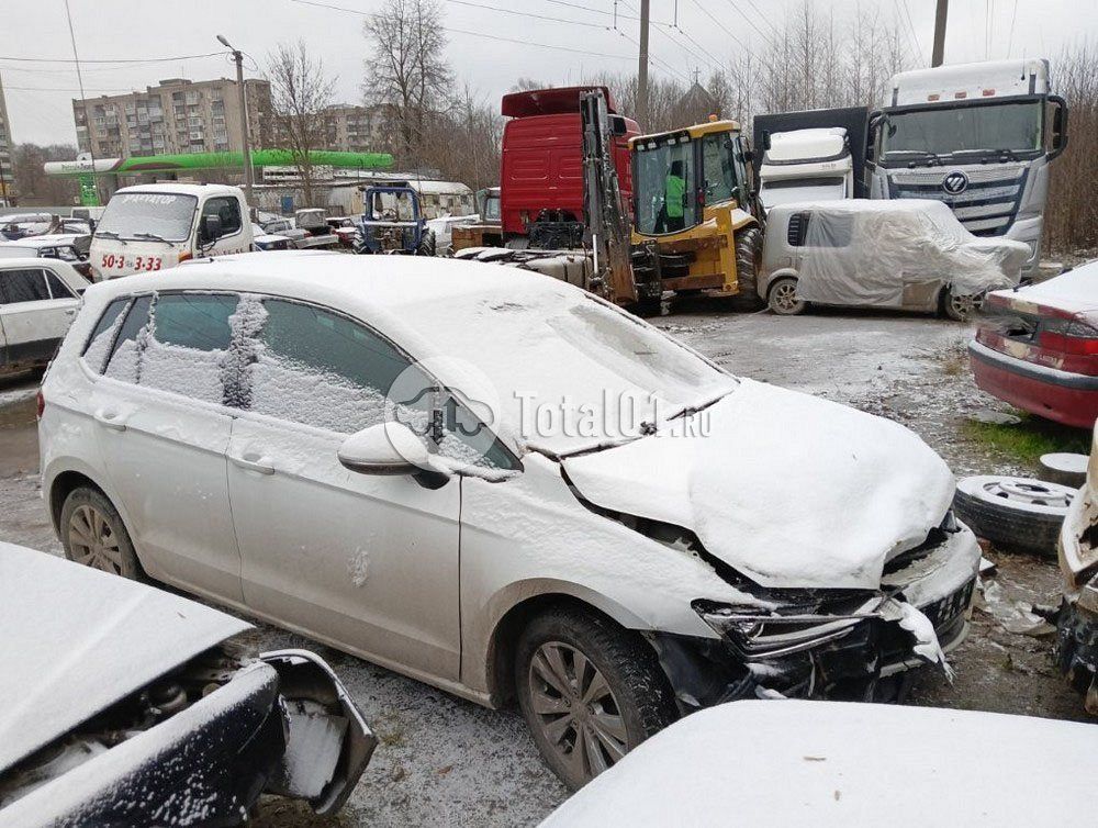 Фото Volkswagen Golf Sportsvan 42