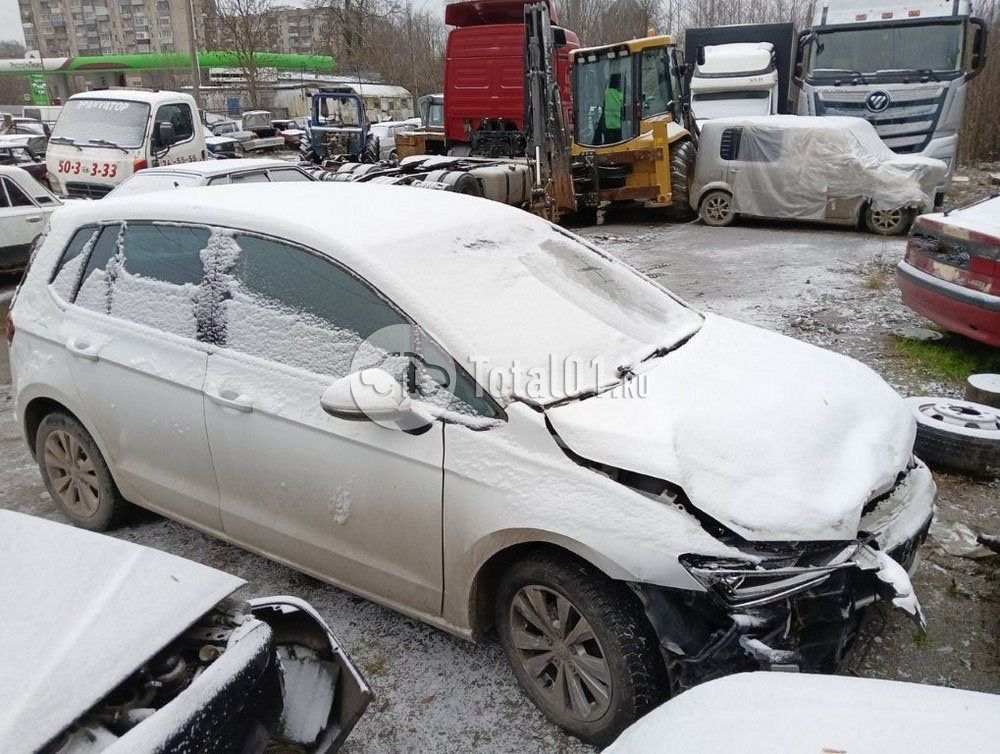 Фото Volkswagen Golf Sportsvan 44