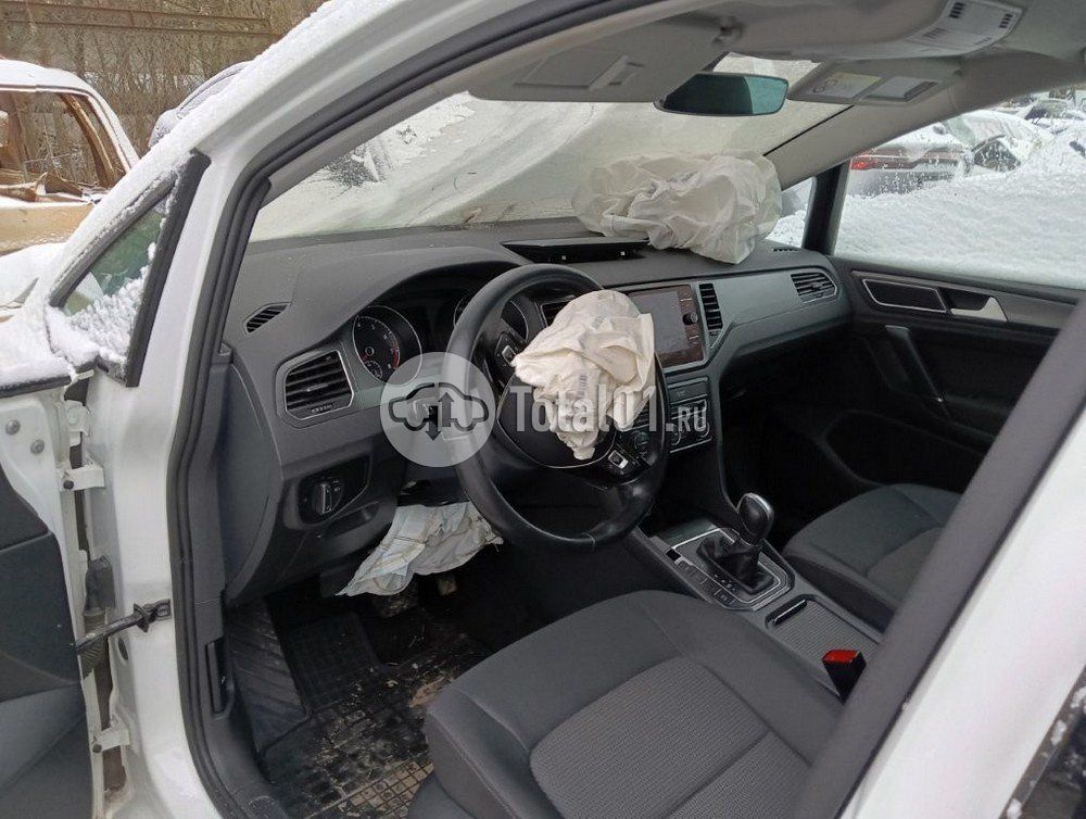 Фото Volkswagen Golf Sportsvan 116
