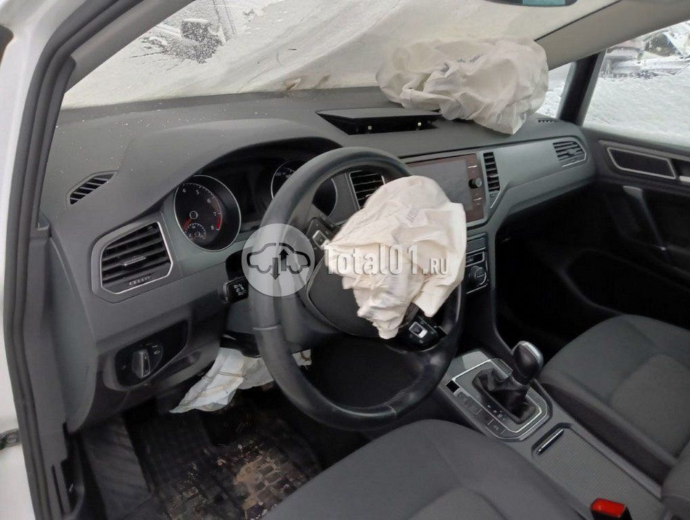 Фото Volkswagen Golf Sportsvan 118