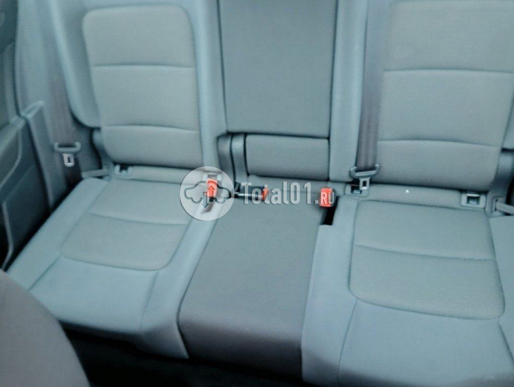 Фото Volkswagen Golf Sportsvan 138