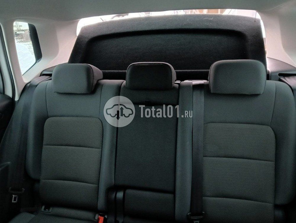 Фото Volkswagen Golf Sportsvan 140