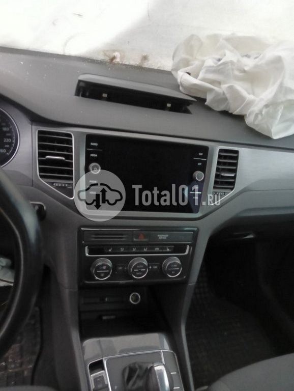 Фото Volkswagen Golf Sportsvan 152