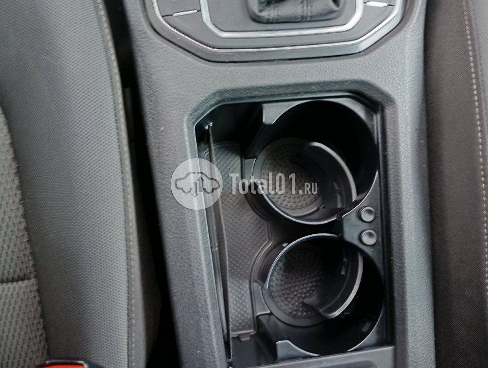 Фото Volkswagen Golf Sportsvan 176