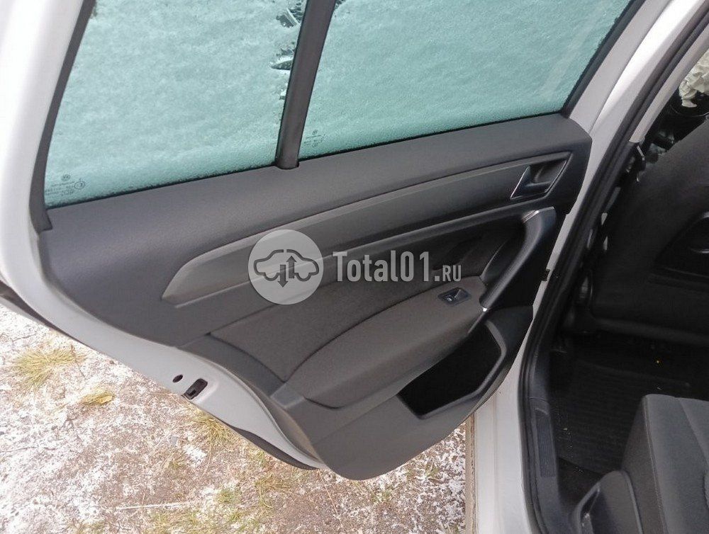 Фото Volkswagen Golf Sportsvan 182