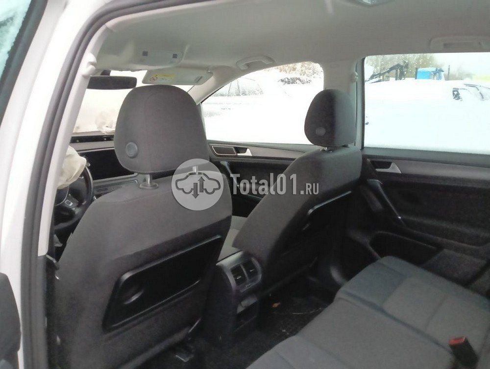 Фото Volkswagen Golf Sportsvan 184