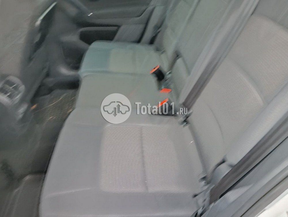 Фото Volkswagen Golf Sportsvan 190