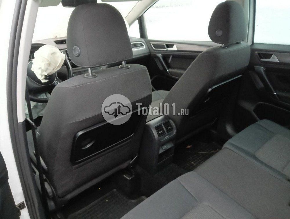 Фото Volkswagen Golf Sportsvan 198