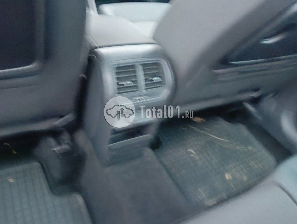 Фото Volkswagen Golf Sportsvan 200