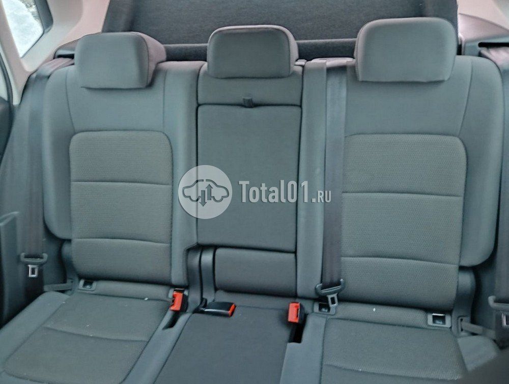 Фото Volkswagen Golf Sportsvan 236