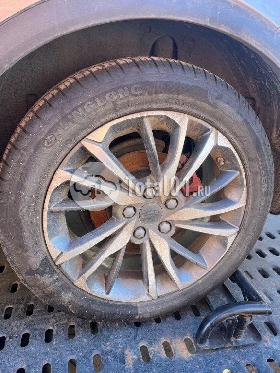 Фото Geely Coolray 18