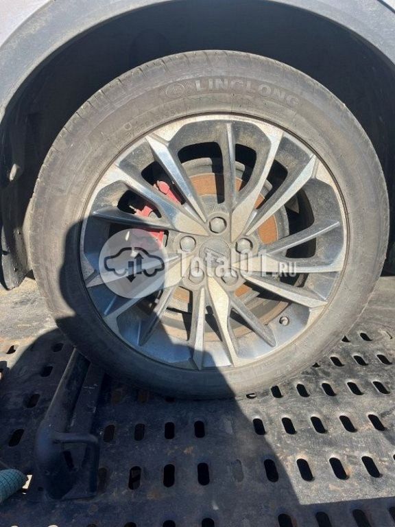 Фото Geely Coolray 22