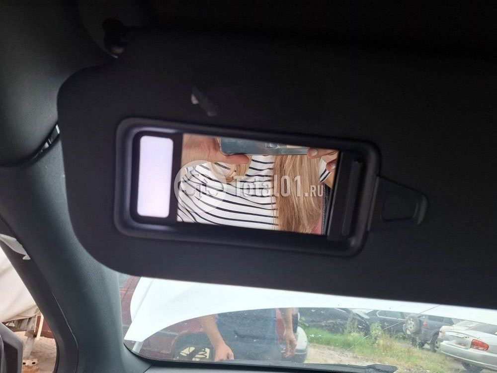 Фото Geely Coolray 14