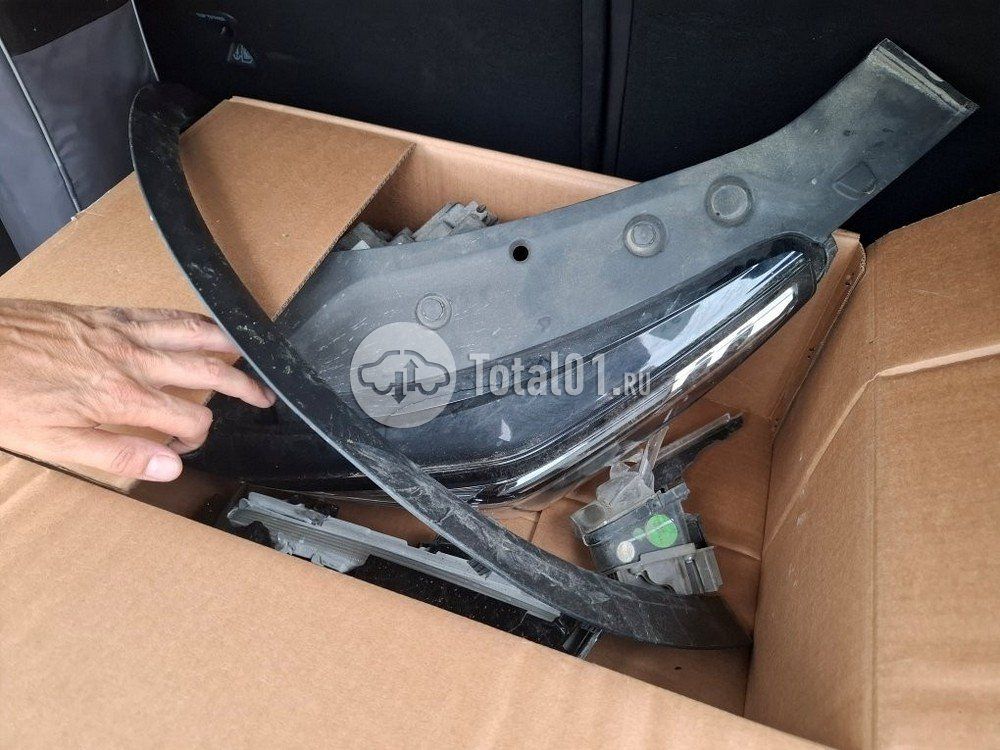 Фото Geely Coolray 38