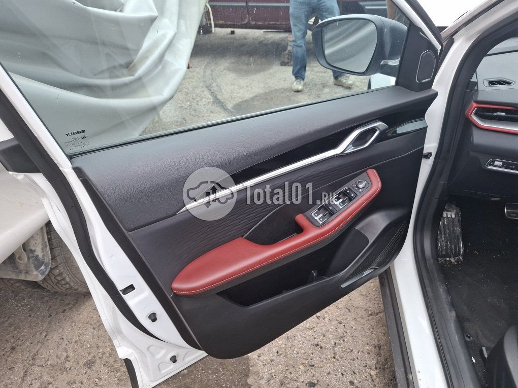 Фото Geely Coolray 152