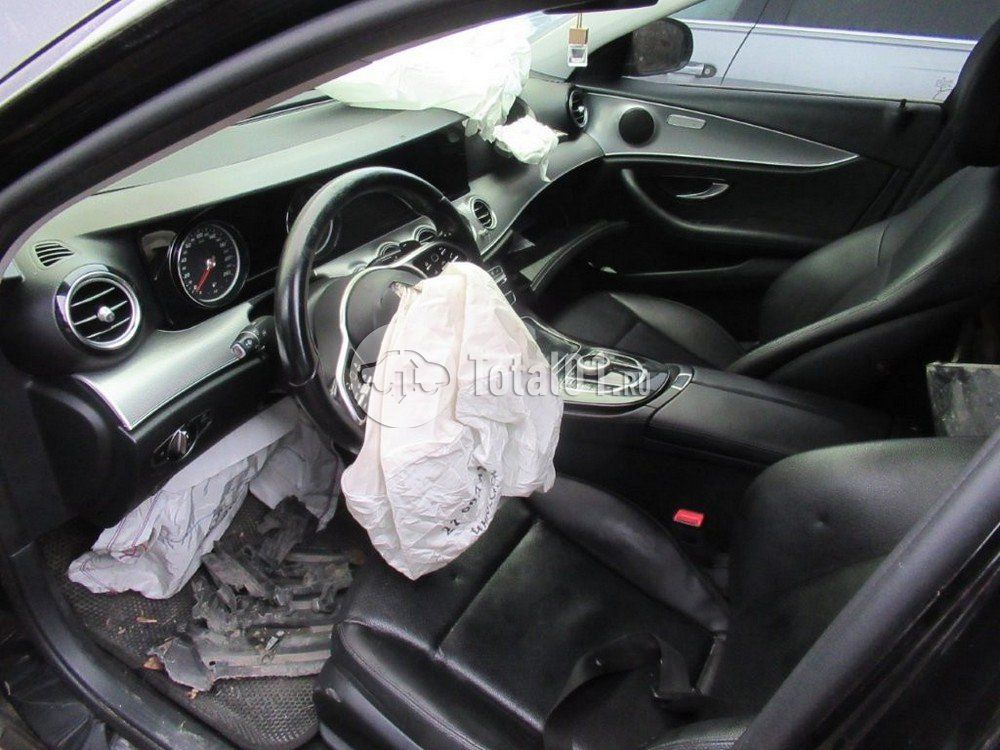 Фото Mercedes-Benz E-класс 18