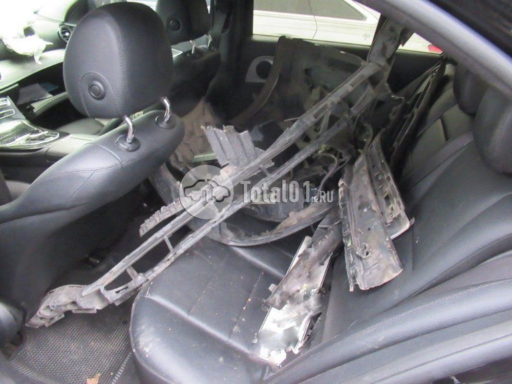 Фото Mercedes-Benz E-класс 24