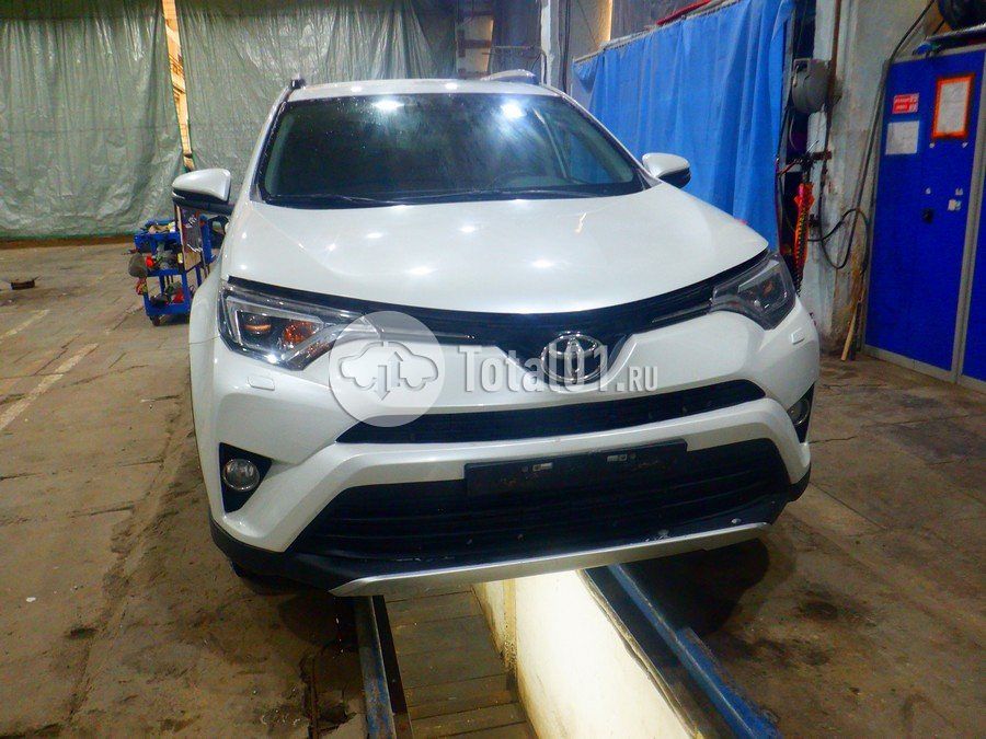 Фото Toyota RAV4 4