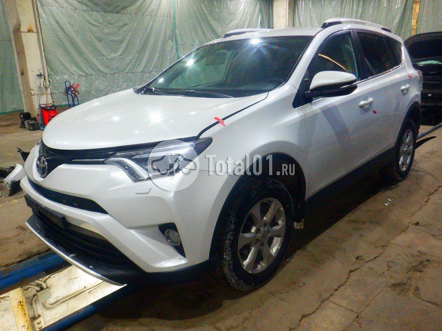 Фото Toyota RAV4 8