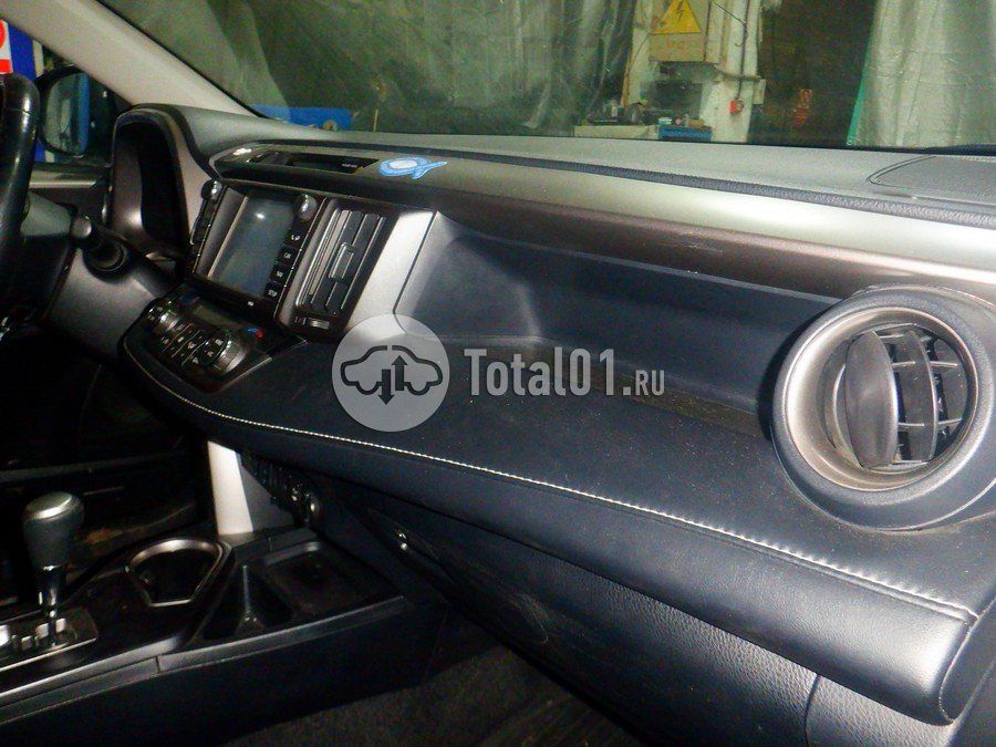 Фото Toyota RAV4 28