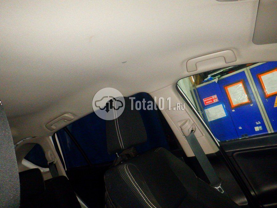 Фото Toyota RAV4 38