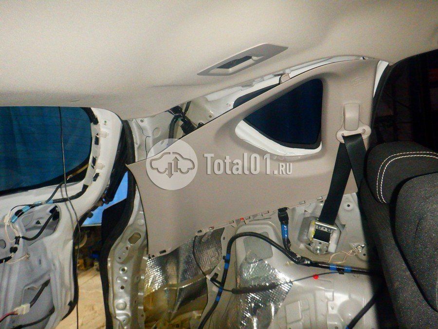 Фото Toyota RAV4 46