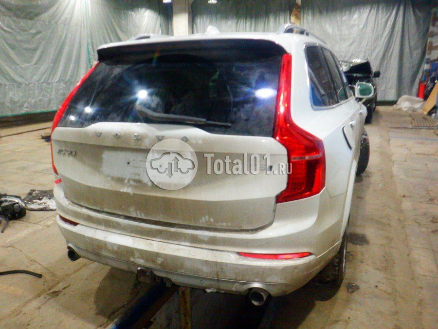 Фото Volvo XC90 14