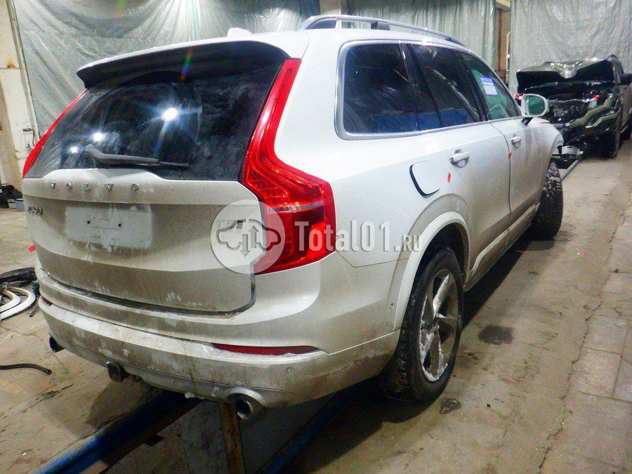 Фото Volvo XC90 16