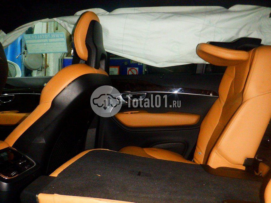 Фото Volvo XC90 80