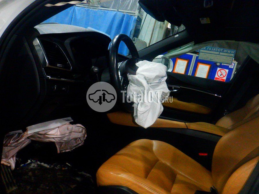 Фото Volvo XC90 88