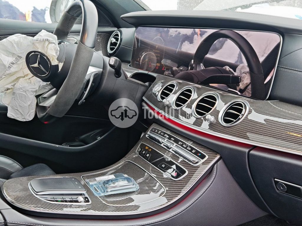 Фото Mercedes-Benz E-класс AMG 12